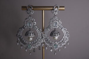 Vridhi Pearl Chandbali