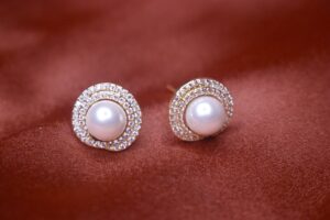 Kia Pearl Stud