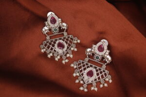 Nandini Pearl Dangler