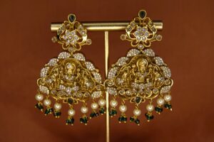 Niha Temple Dangler
