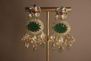 Noor Emerald Dangler