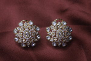 Lavina Studs