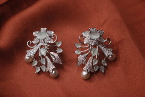 Zinia Statement Stud